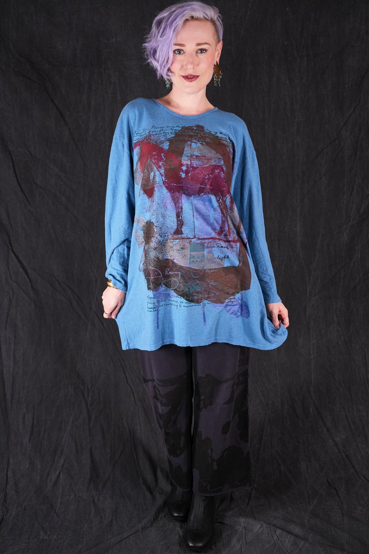 1157 L/S Studio Tunic Blue Red Horse-P