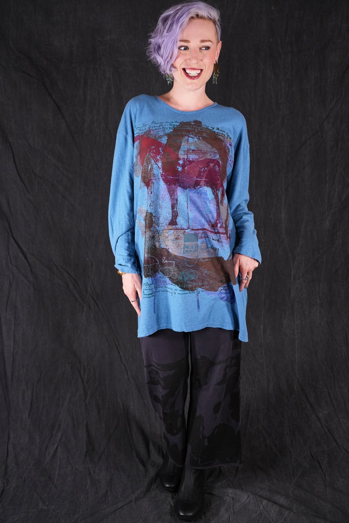 1157 L/S Studio Tunic Blue Red Horse-P