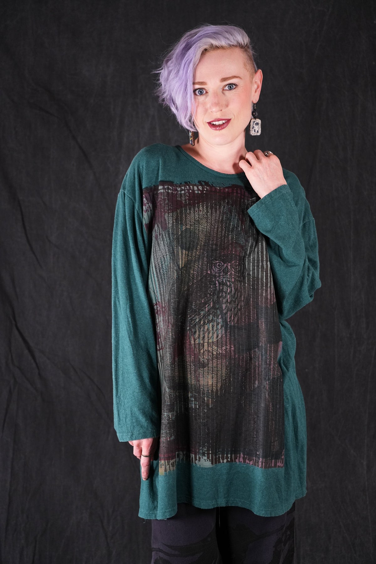 1157 L/S Studio Tunic Emerald Hidden Owl-P