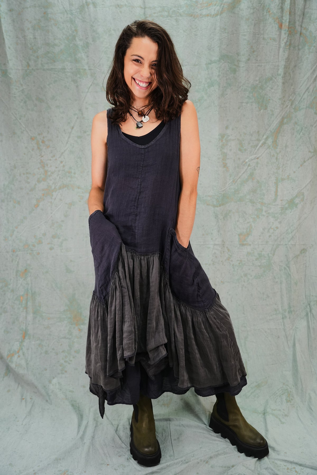 6118 Linen and Hempsilk Pinafore Smoke-U