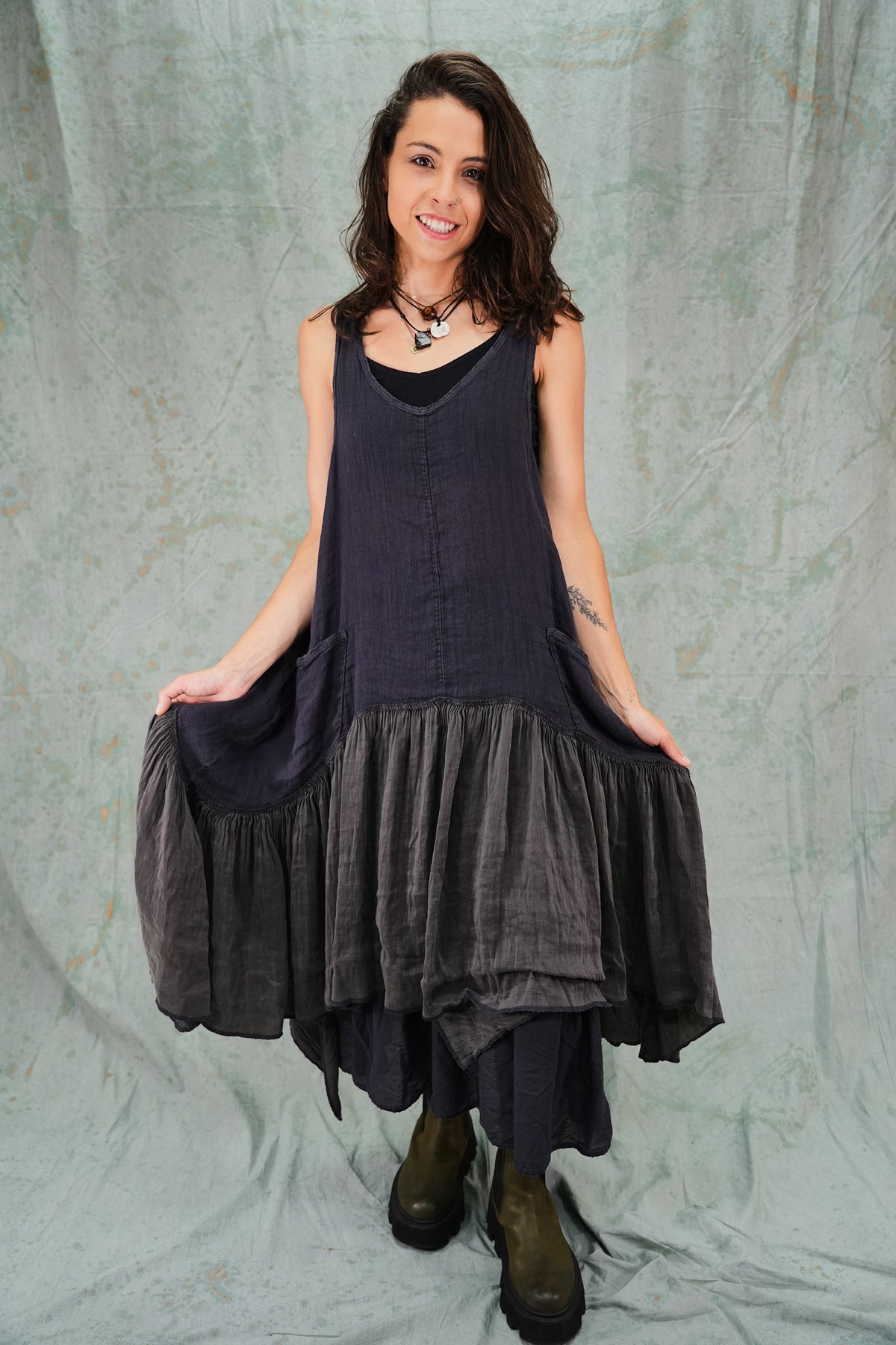 6118 Linen and Hempsilk Pinafore Smoke-U