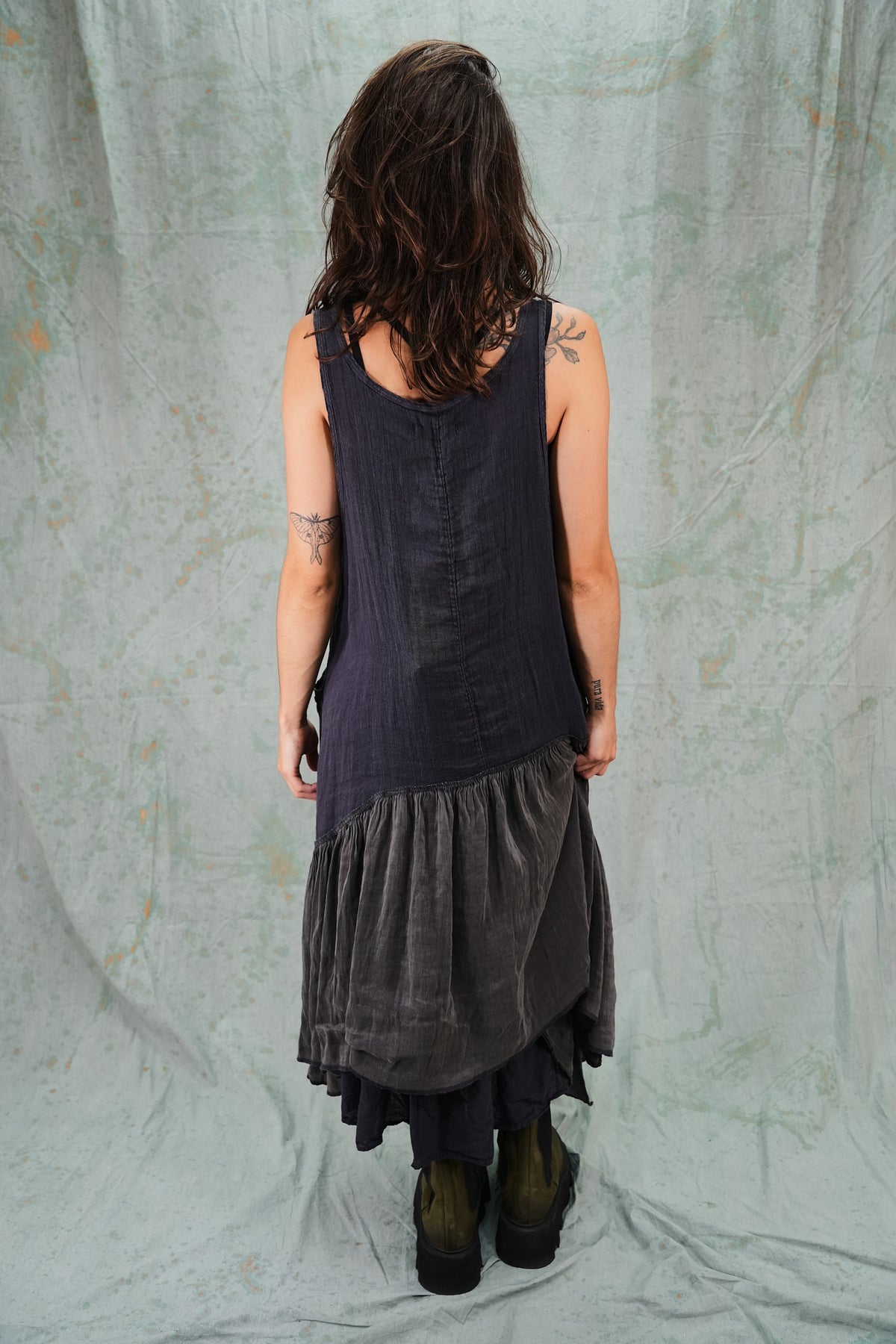 6118 Linen and Hempsilk Pinafore Smoke-U