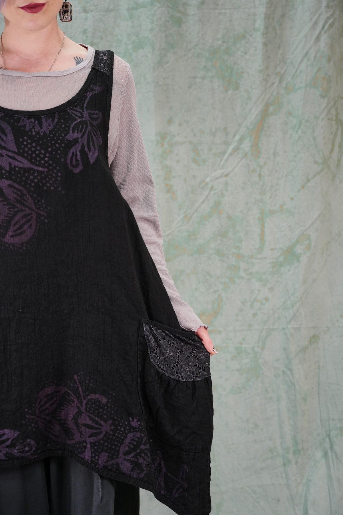 6182 Linen Pinafore Black Florasienese-P